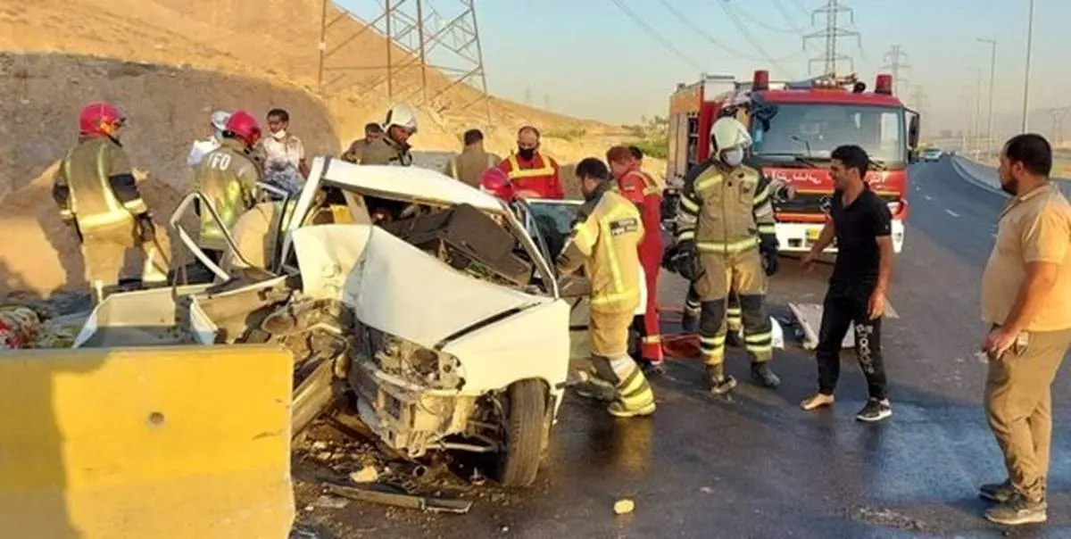 مصدومیت ۷ مسافر به دلیل تصادف پراید در بزرگراه شهید رستگاری + عکس