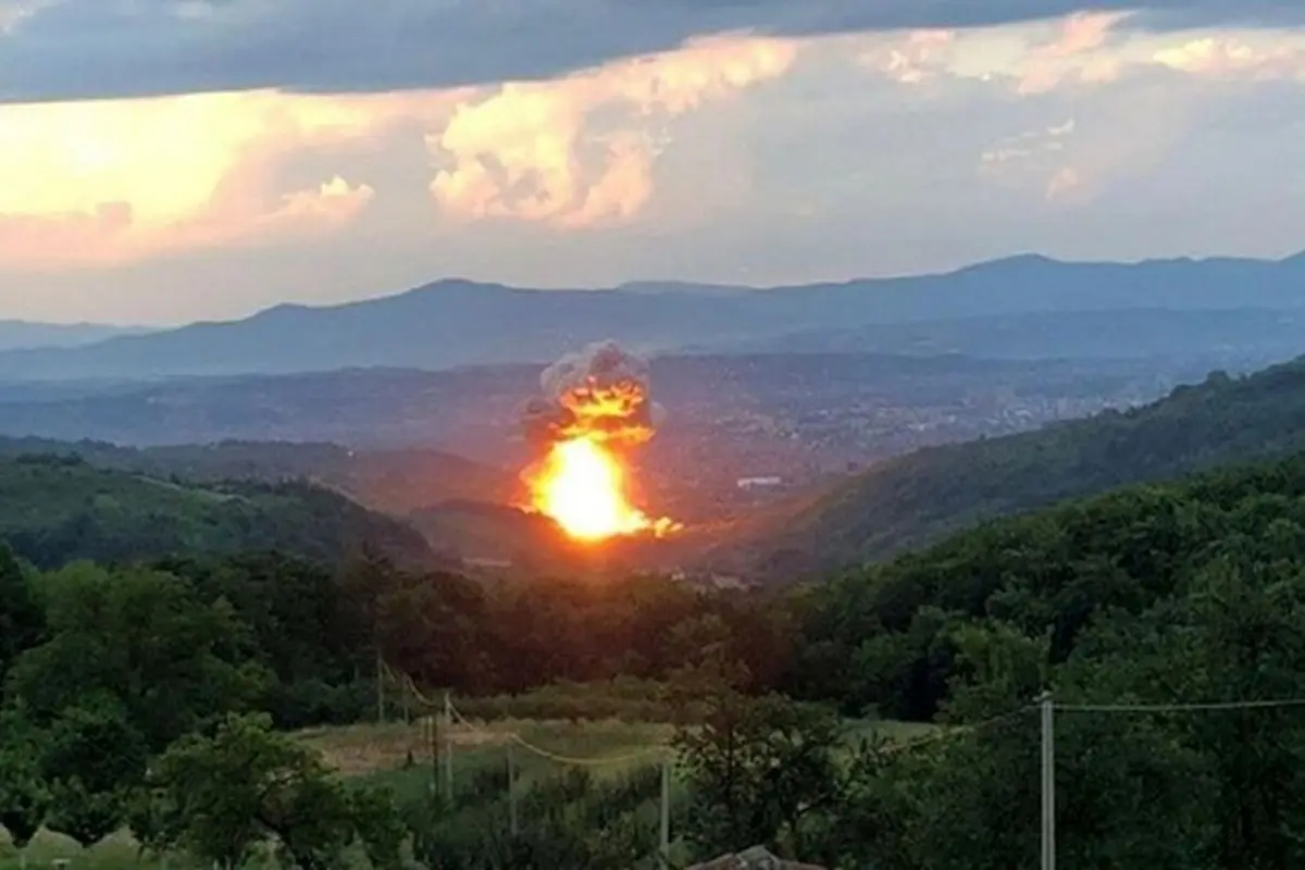 وقوع انفجاری مهیب در کارخانه مهمات سازی صربستان + فیلم
