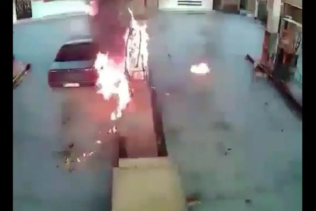 آتش گرفتن ناگهانی پژو در پمپ بنزین | یک جوان زنده سوخت + فیلم