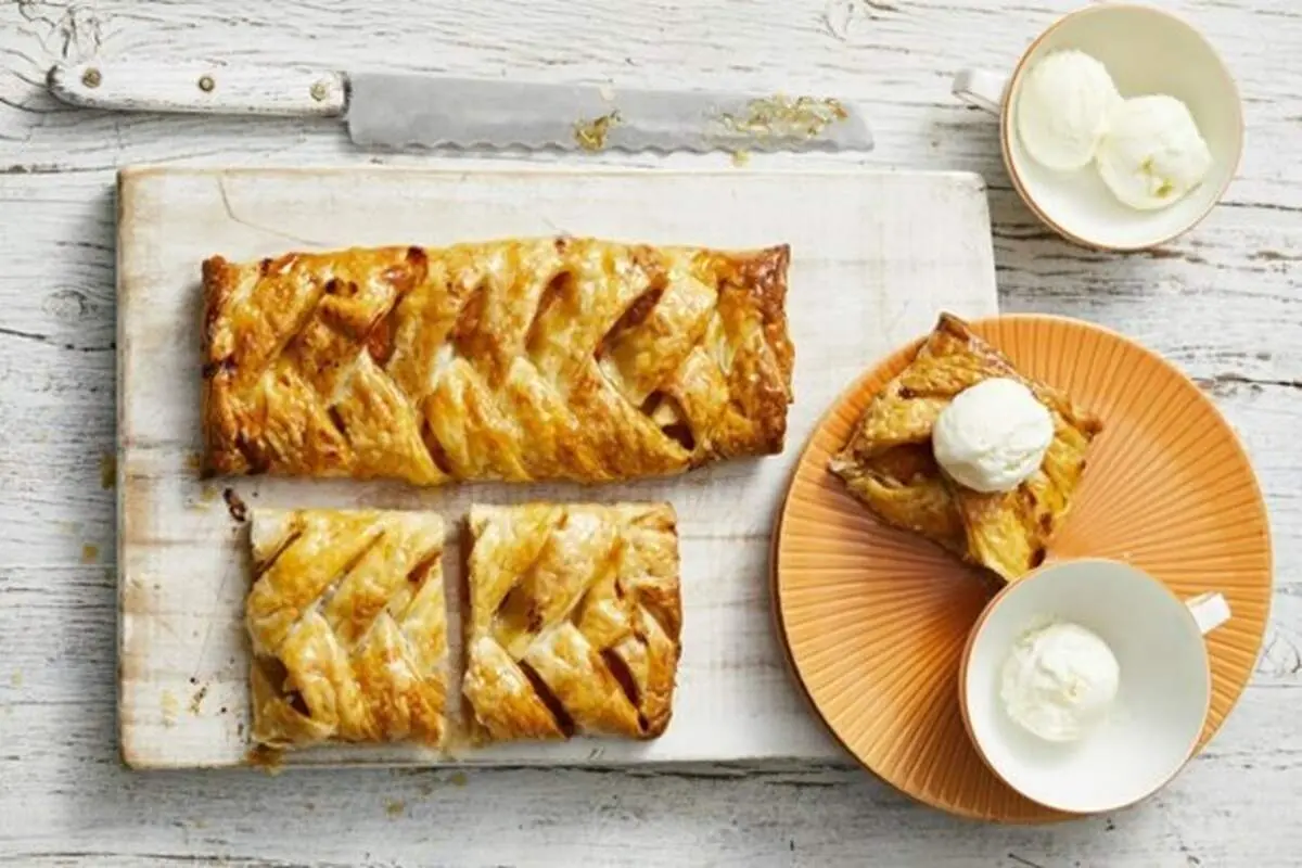 طرز تهیه اشترودل زردآلو متفاوت و خوشمزه