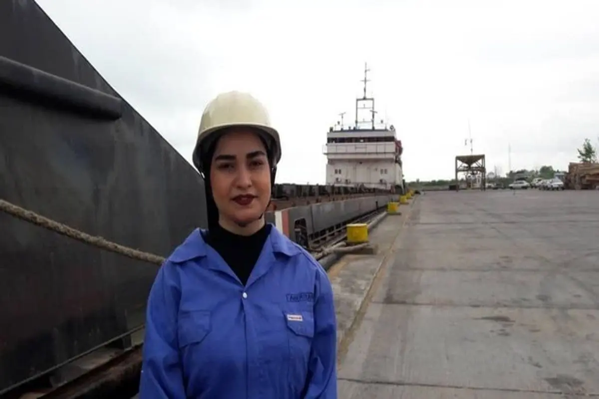 تصویری از اولین زن ایرانی دریانورد در دریای خزر + عکس