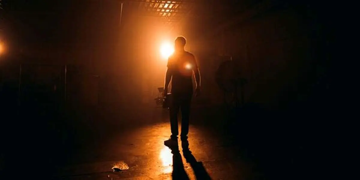 چگونه شبیه فیلم‌های سینمایی فیلمبرداری کنیم؟ + تصاویر