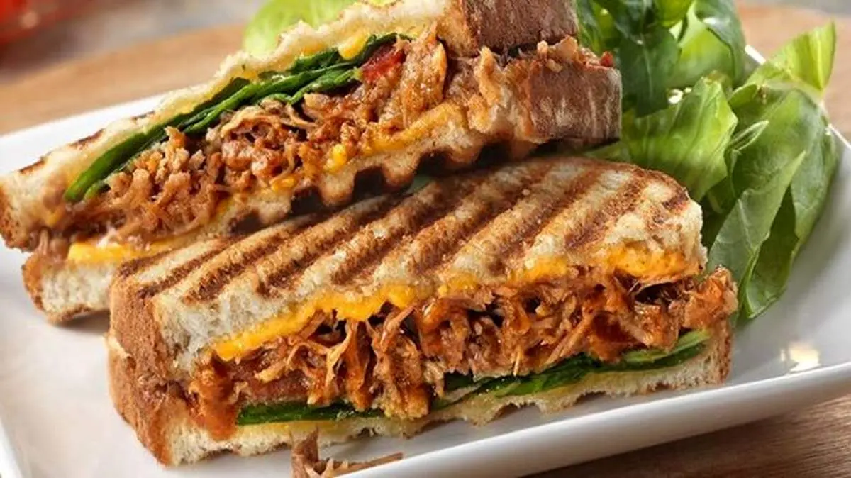 طرز تهیه پنینی مرغ، ساندویچ گریل شده ایتالیایی