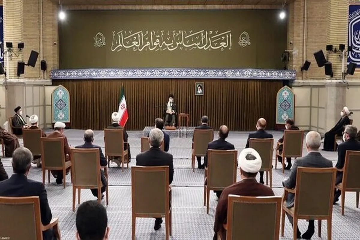 ترجمه حدیث نصب شده بر کتیبه حسینیه امام خمینی (ره) در سالروز شهادت آیتالله بهشتی