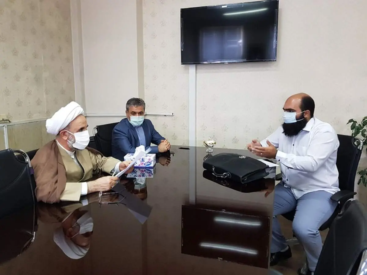دیدار چهره به چهره معاون قضائی قوه قضائیه با مراجعین در دادگستری بهارستان