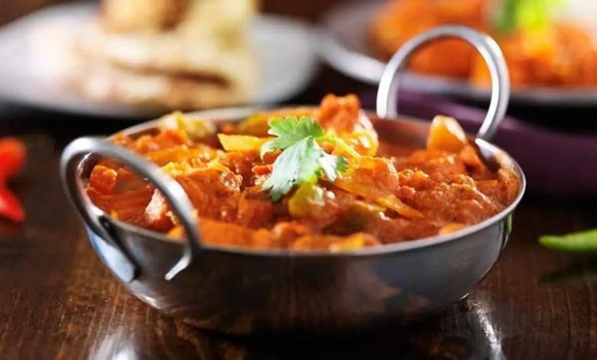 طرز تهیه خورش کاری ویندالو تند
