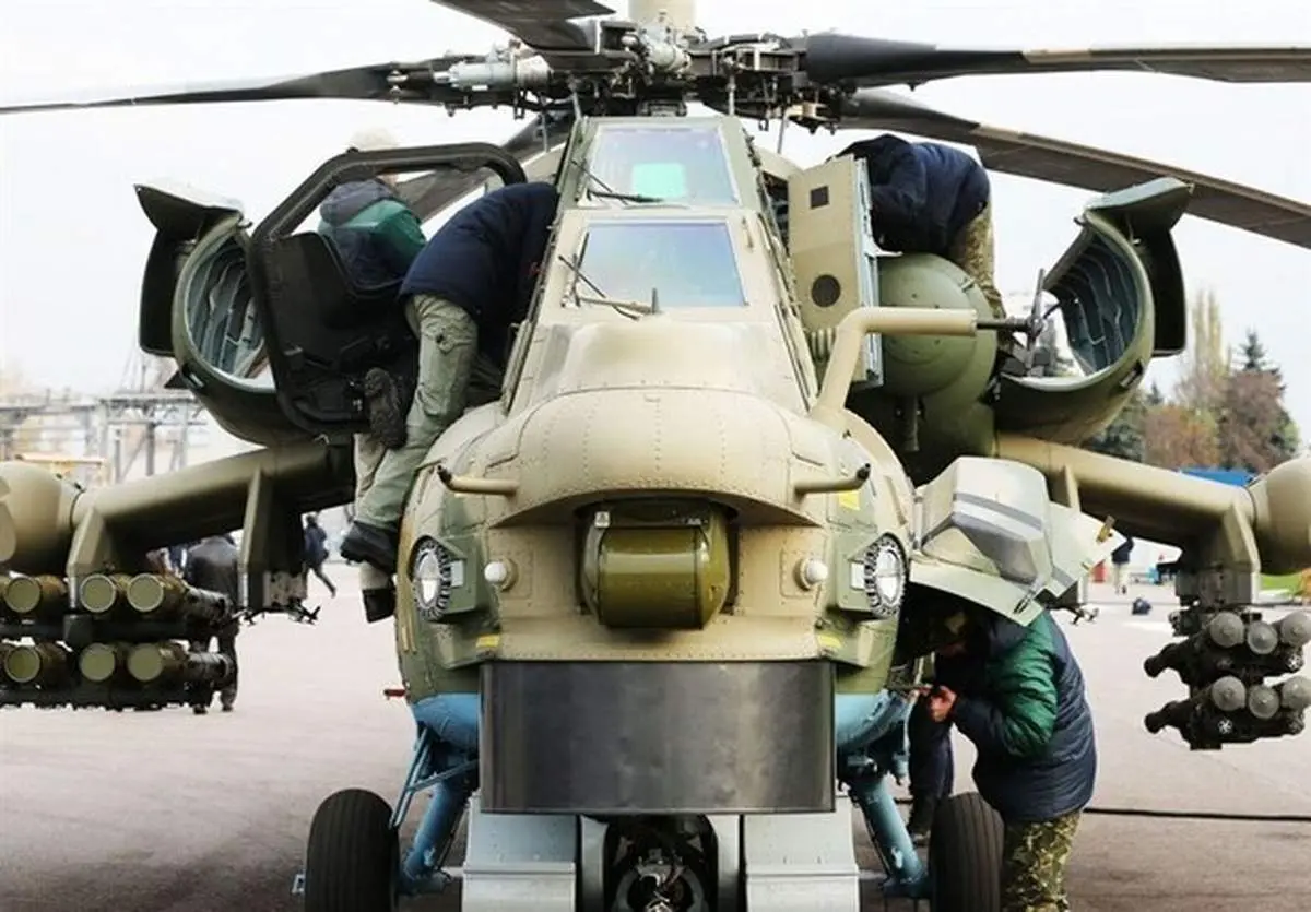 تصاویر جذاب پرش از بالگرد بل ٢١۴ توسط تیپ هوابرد ارتش+فیلم