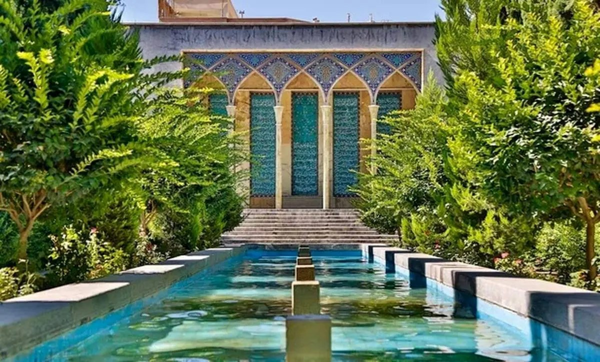 آرامگاه صائب تبریزی در اصفهان