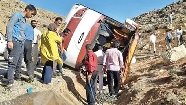 ناگفته‌های یکی از مسافران اتوبوس خبرنگاران: مسئولان با ماشین شاسی‌بلند جلوتر از اتوبوس در حرکت بودند| از سرعت کم اتوبوس گلایه داشتند