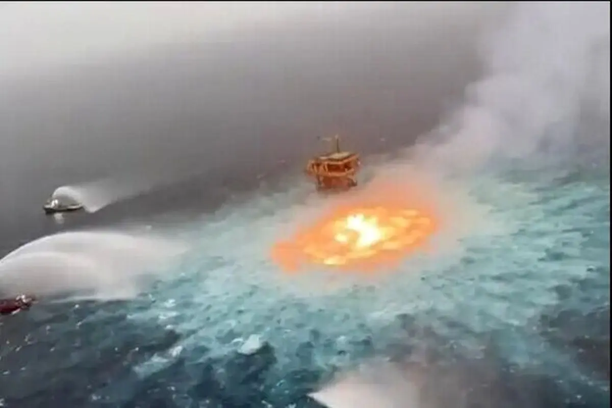 مهار آتش سوزی مهیب در خلیج مکزیک+فیلم