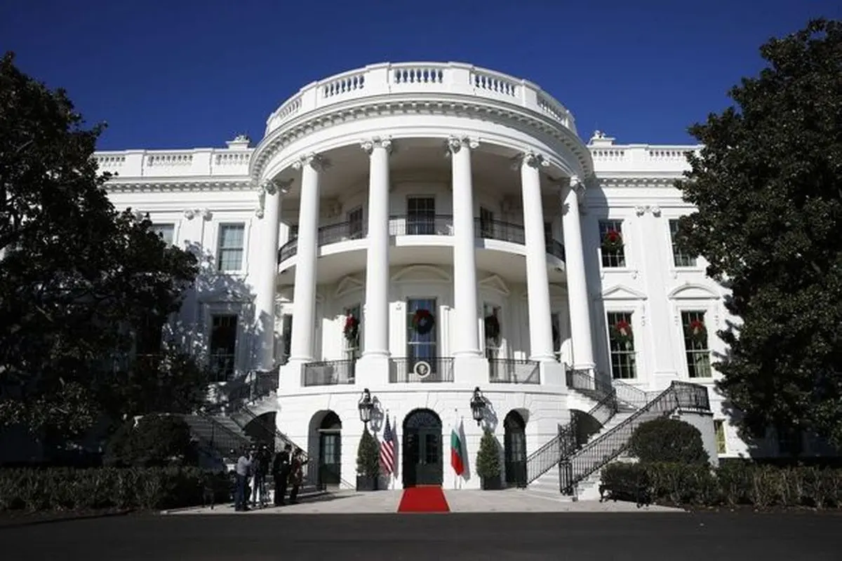 کارمندان کاخ سفید چقدر حقوق می‌گیرند؟