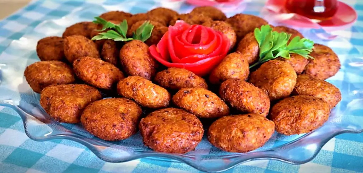 طرز تهیه کوفته بلغور با سیب زمینی