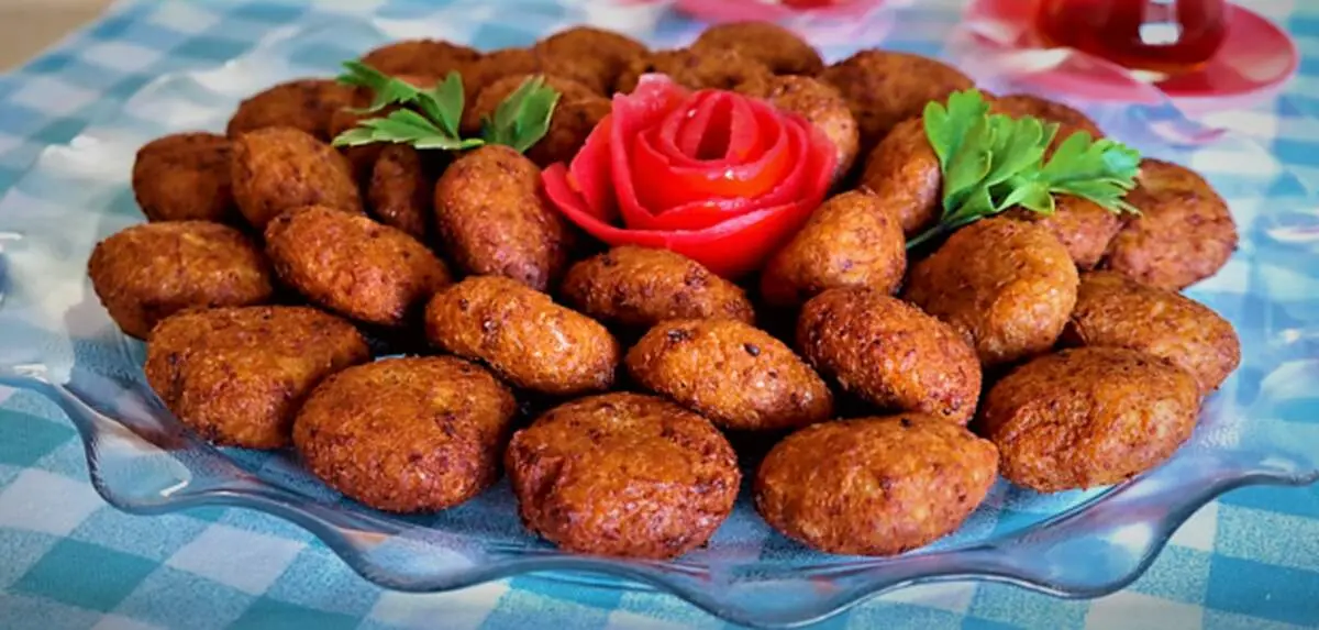 طرز تهیه کوفته بلغور با سیب زمینی