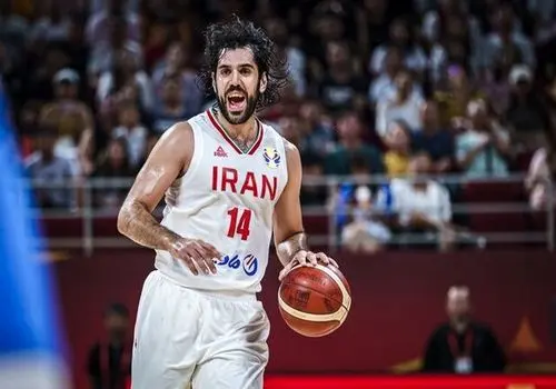 اسطوره بسکتبال ایران در خانه خدا+ عکس