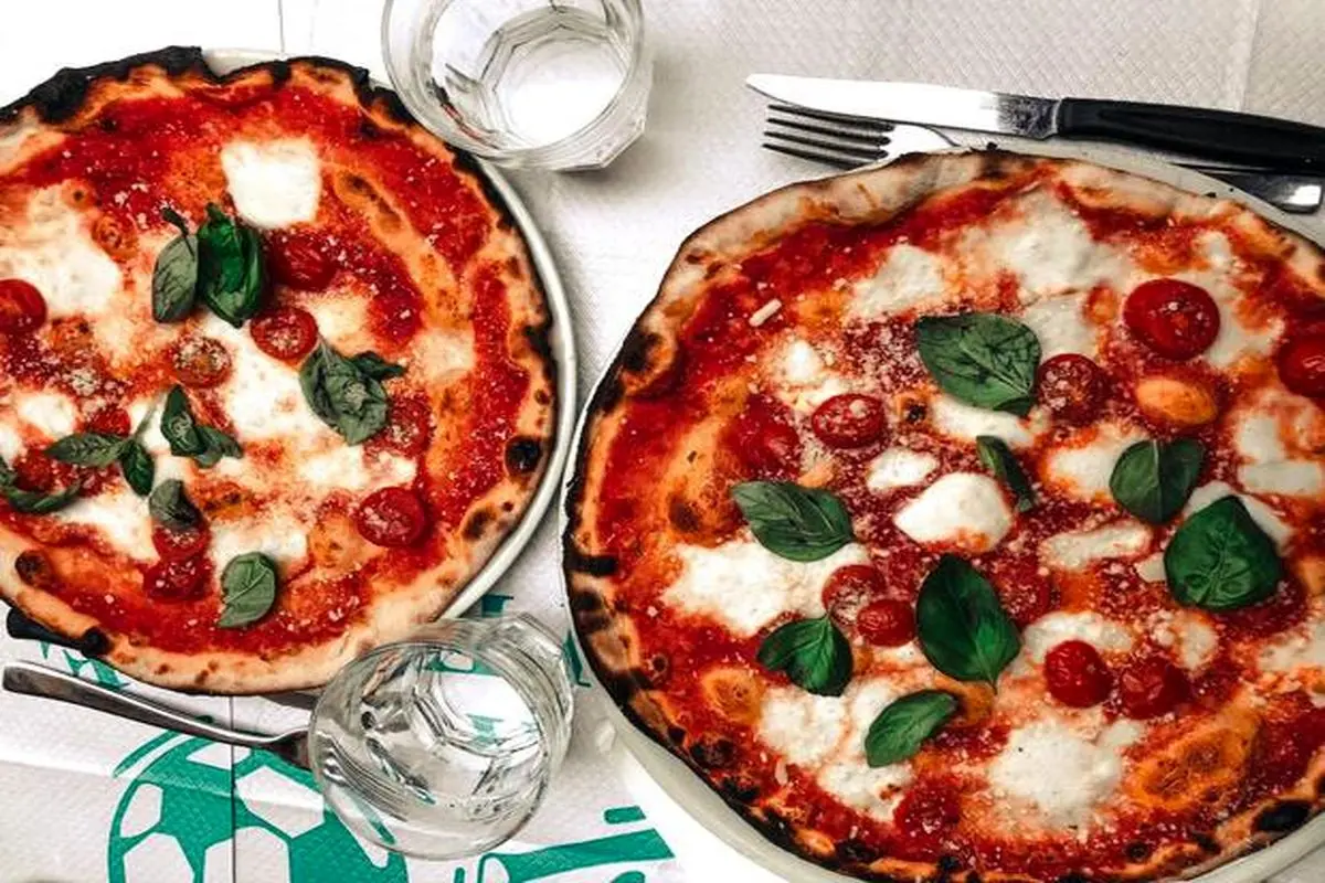 طرز تهیه پیتزا ناپل ایتالیایی خوشمزه و لذیذ
