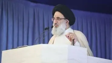 ادعای جنجالی یک امام جمعه: برخی هنرمندان داخلی ائتلافی برای فشار بر رهبری ایجاد کرده اند تا ایشان از عقایدشان دست بردارند