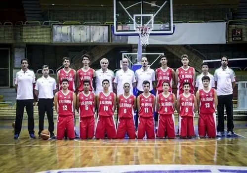 اسطوره بسکتبال ایران در خانه خدا+ عکس