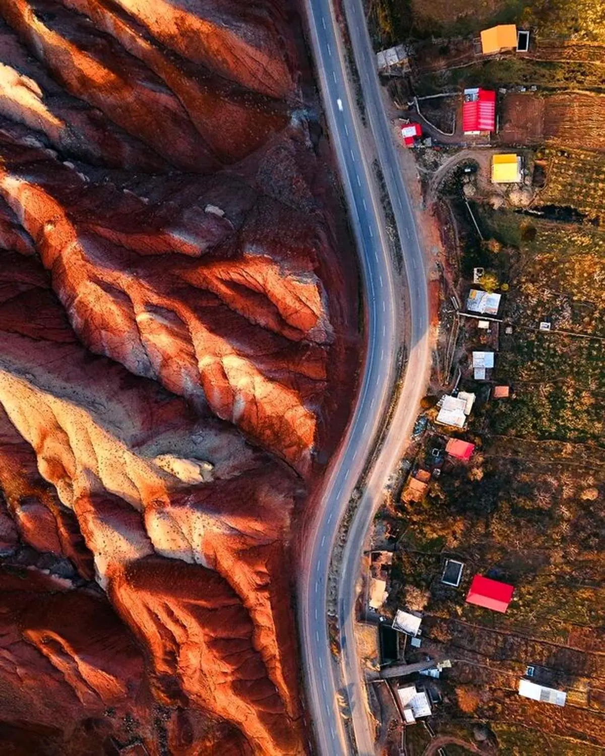 نمایی زیبا از کوه‌های رنگی سمنان + عکس