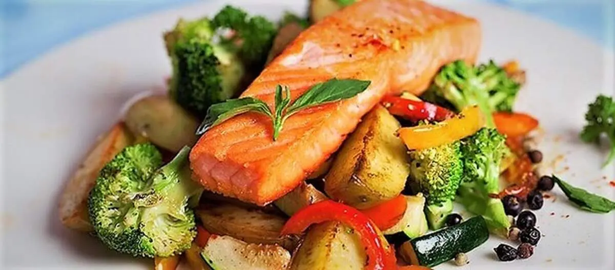 طرز تهیه سالمون کبابی با سبزیجات، غذای رژیمی