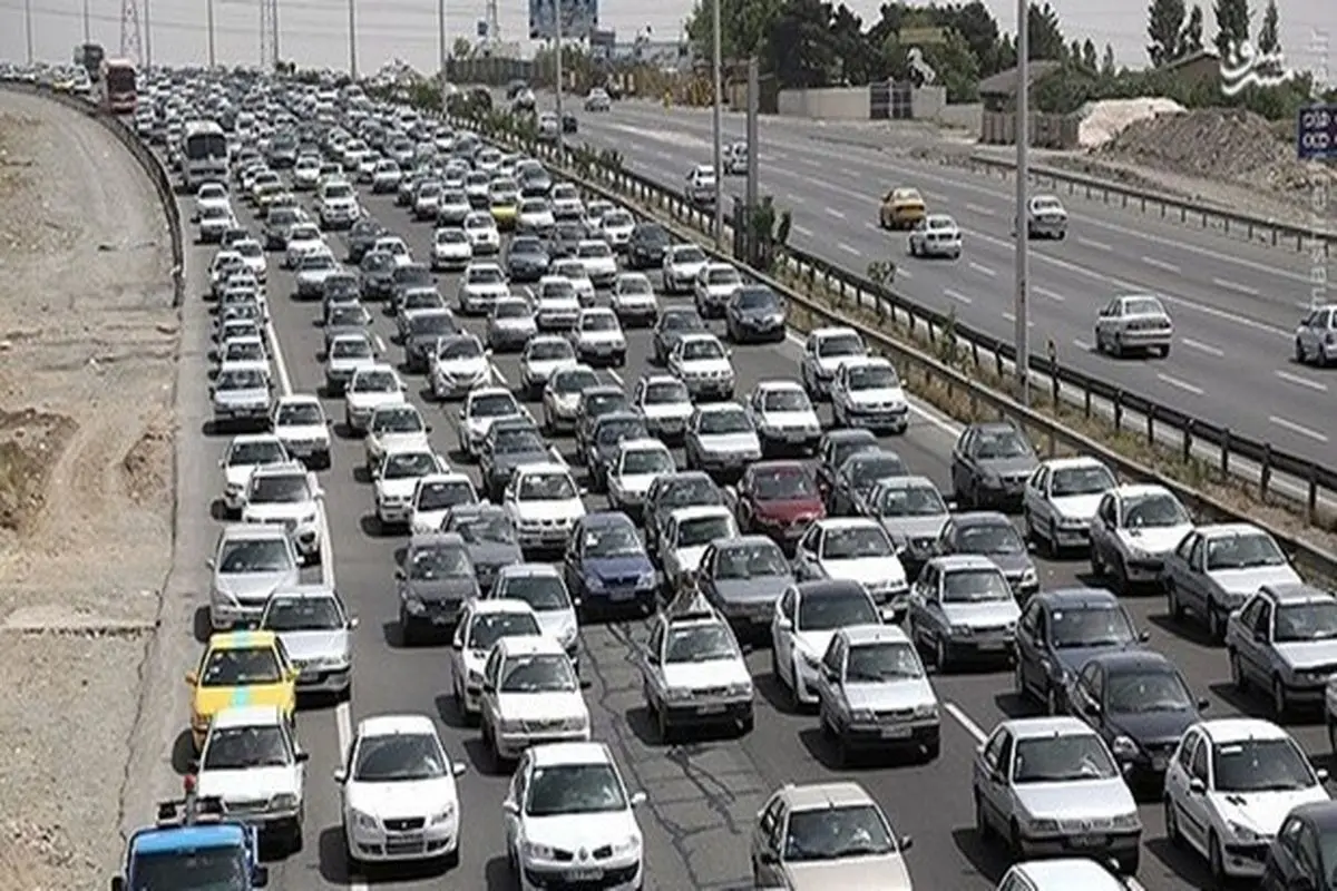 ترافیک سنگین در آزادراه‌های کرج-قزوین و کرج-تهران / افزایش تردد خودرو در کندوان‌