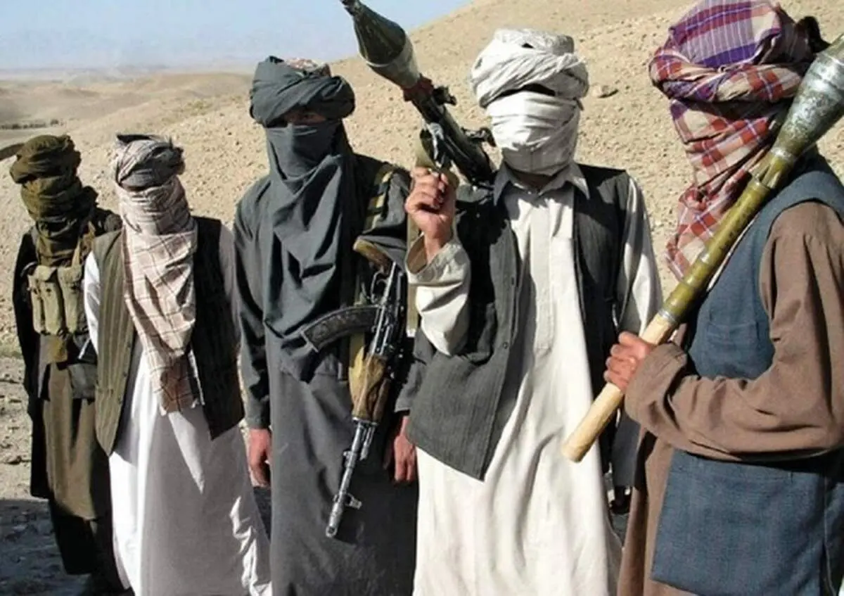آخرین تحولات افغانستان: ارتش ۱۷ شهرستان را از طالبان پس گرفت/ طالبان: از حل سیاسی اختلاف‌ها در افغانستان استقبال می‌کنیم