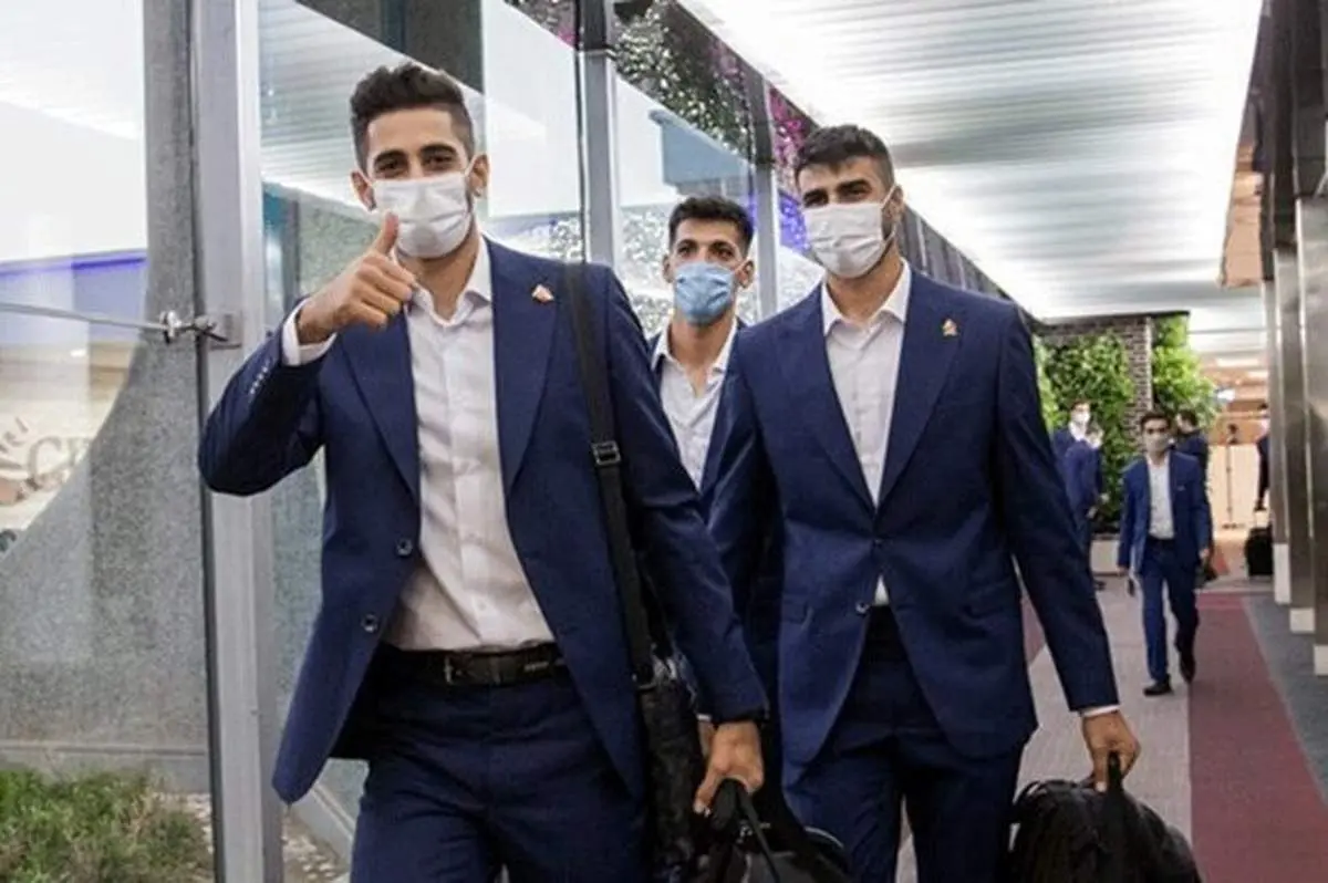 حرکات خنده‌دار ملی‌پوشان والیبال پس از معطلی در فرودگاه توکیو! + فیلم