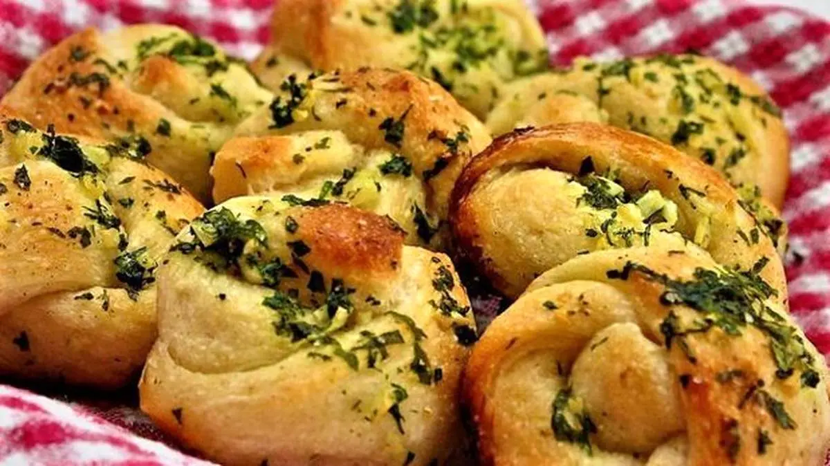 طرز تهیه نان فطایر پنیری