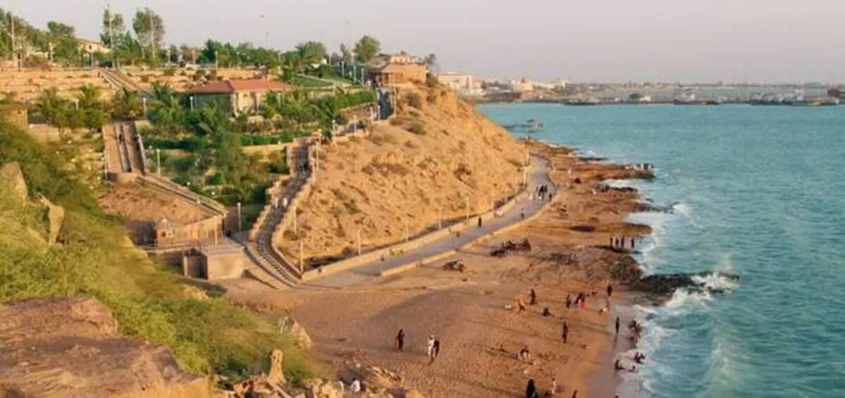 نفت به سواحل مکران رسید