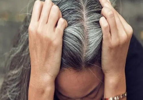 آیا سفید شدن یک‌شبه موها واقعیت دارد؟