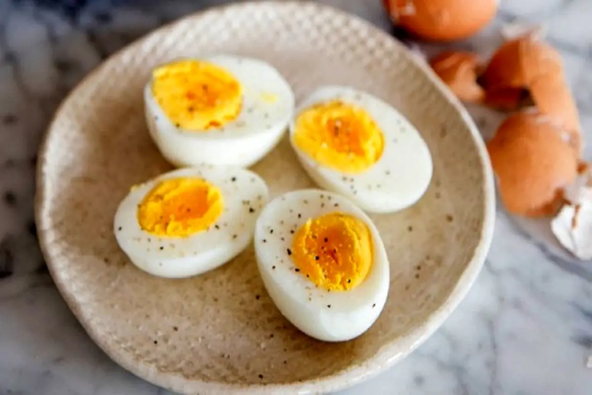 اگر به سلامتی خود اهمیت می دهید تخم مرغ زیاد نخورید