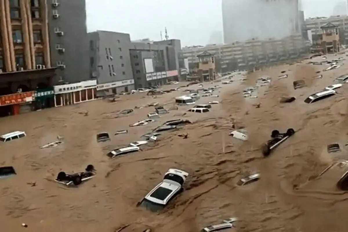 تصاویر وحشتناک هوایی از سیل در استان هنان چین+فیلم