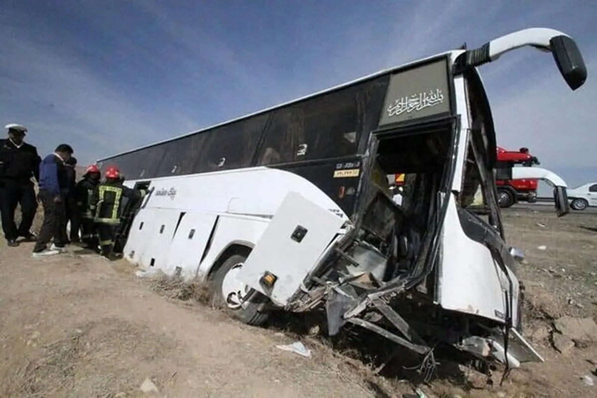 واژگونی اتوبوس مسافربری این بار در سمنان | ۱۵ نفر مصدوم شدند + فیلم