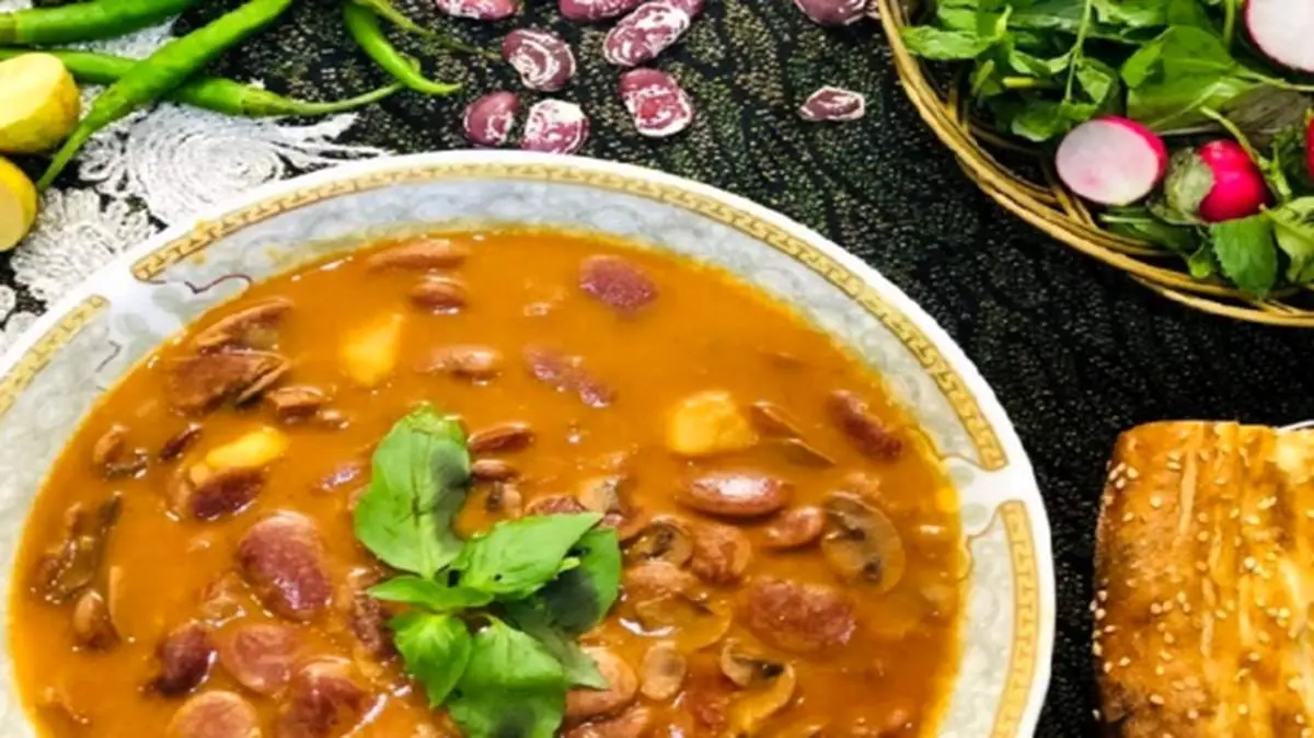 طرز تهیه خوراک لوبیا عروس با قارچ
