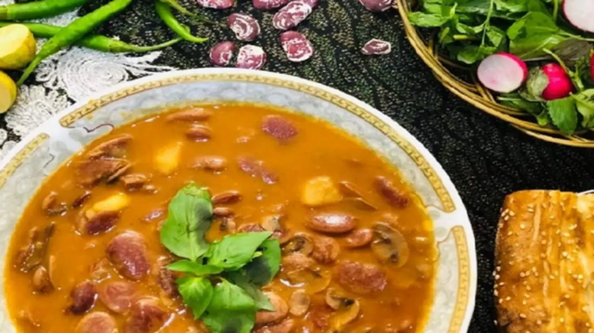 طرز تهیه خوراک لوبیا عروس با قارچ