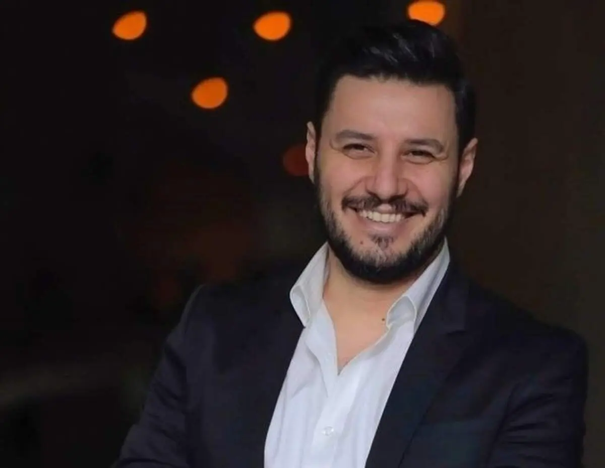 جواد عزتی درحال اجرای تئاتر خیابانی + عکس