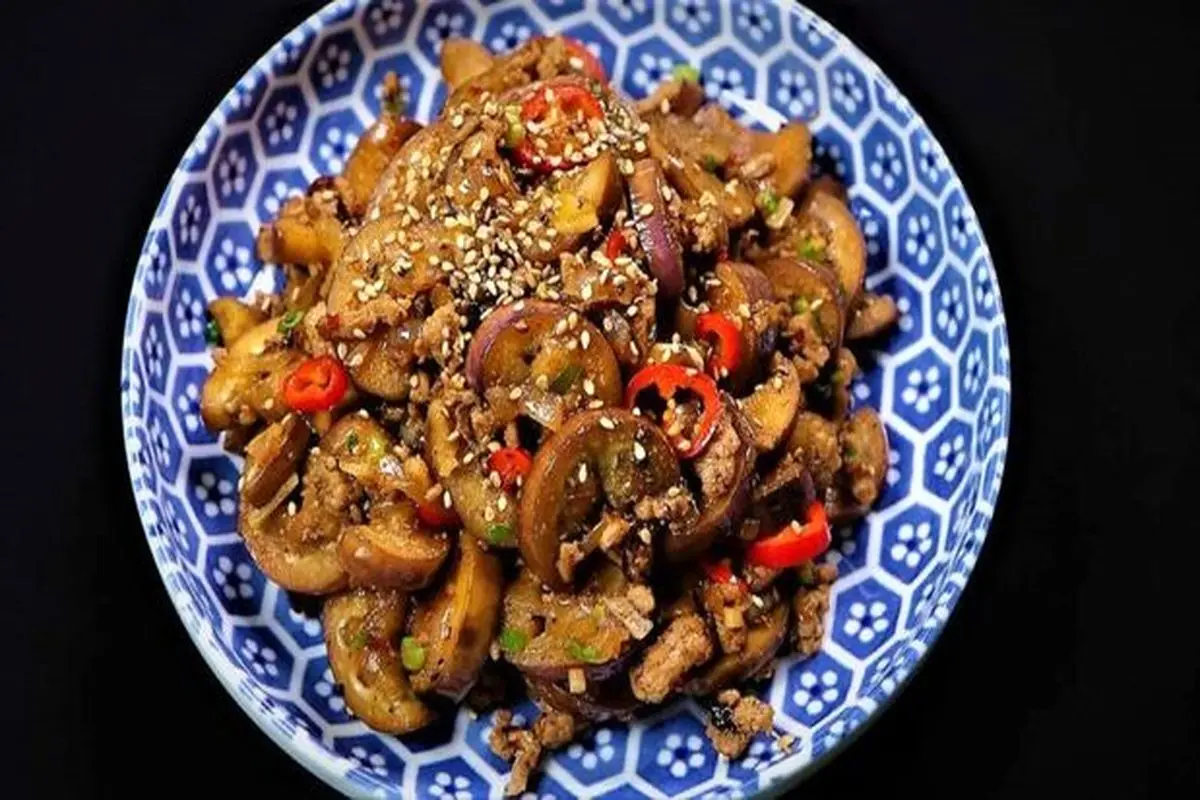 طرز تهیه خوراک بادمجان با قارچ