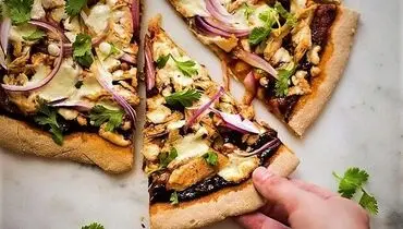 طرز تهیه پیتزا قارچ و مرغ