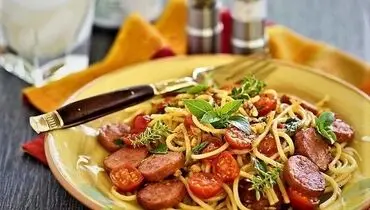 طرز تهیه اسپاگتی سوسیس خوشمزه و متفاوت