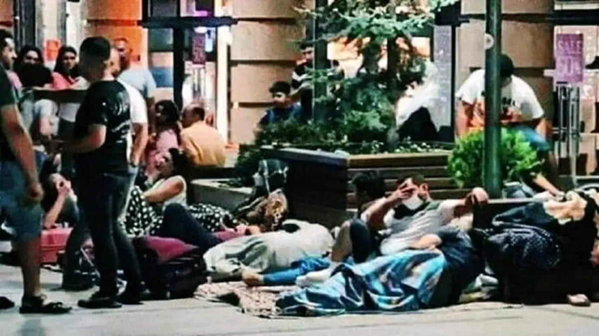 خیابان‌خوابی ایرانی‌ها در ارمنستان به امید واکسن‌+عکس