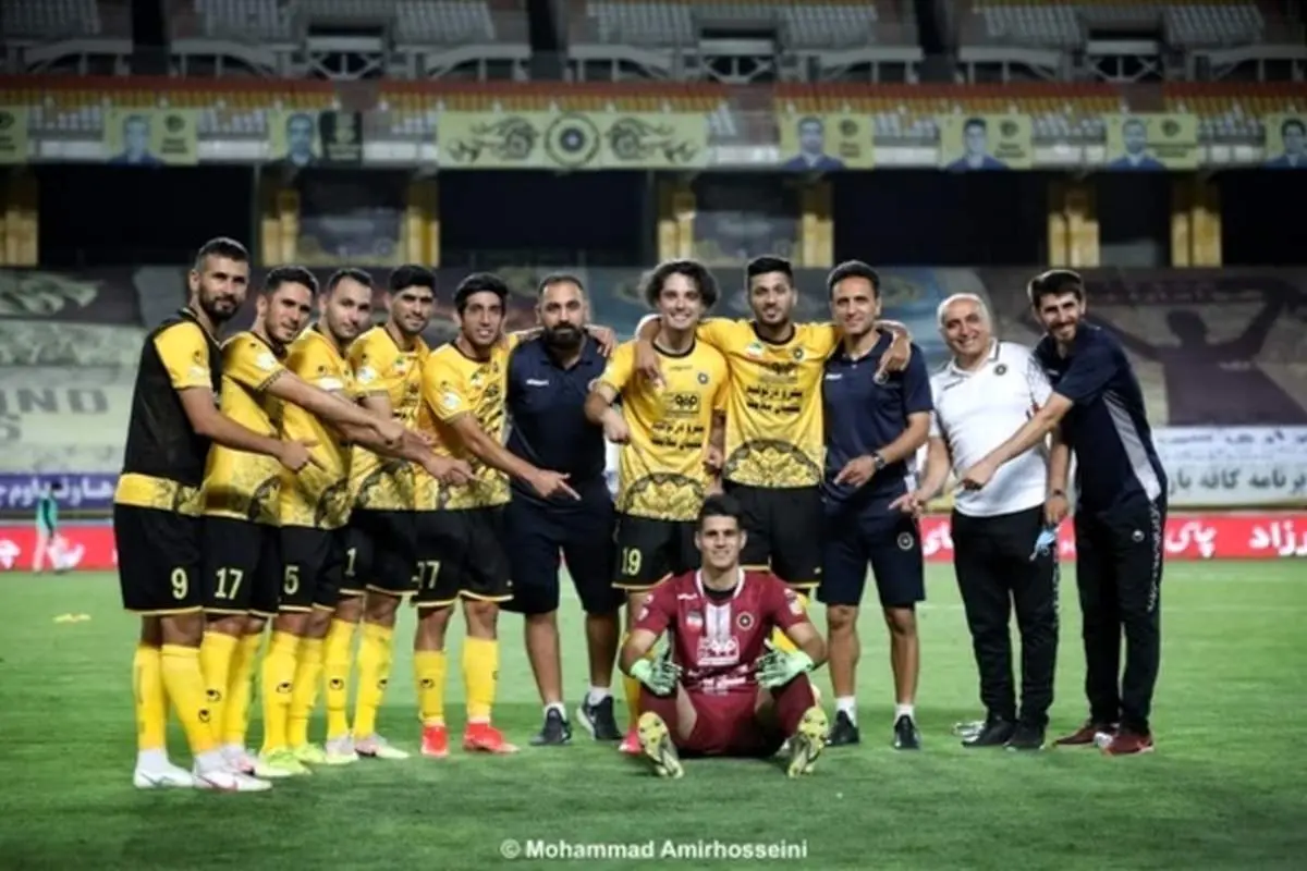 خداحافظی پیام نیازمند به سبک اینستا در نقش جهان + عکس