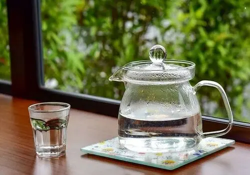چرا نباید صورتمان را با آب داغ بشوریم