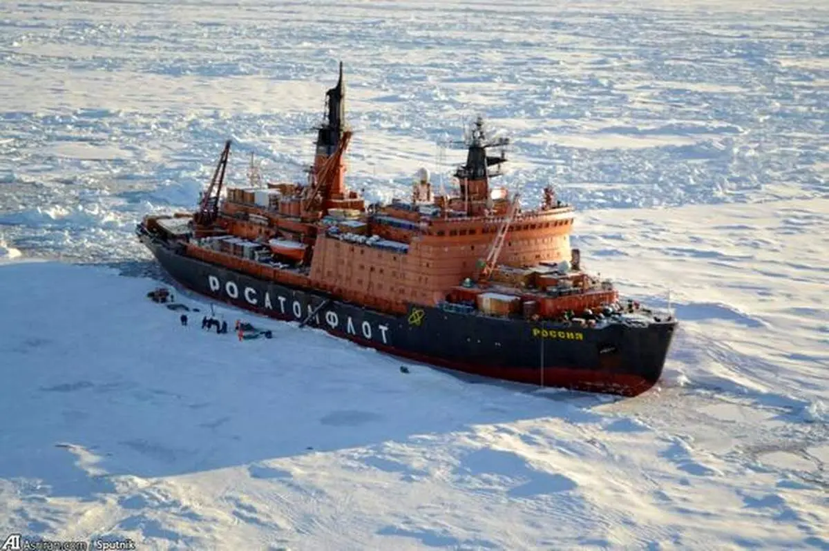 یخ شکن غول آسای روسی در دریای شمالی+فیلم