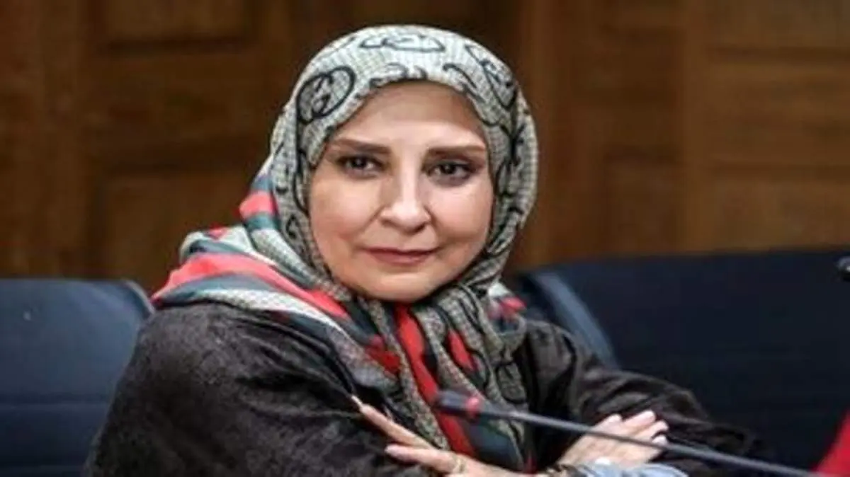 مرجانه گلچین و همکارانش در پشت صحنه برنامه تلویزیونی شبکه دو +عکس