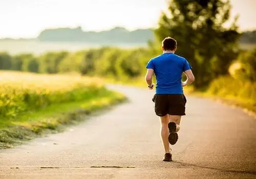 برای کاهش وزن دویدن بهتر است یا پیاده‌روی؟