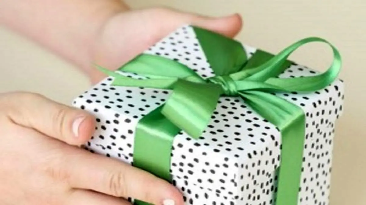 آموزش گره زدن جعبه کادو با روبان + تصاویر