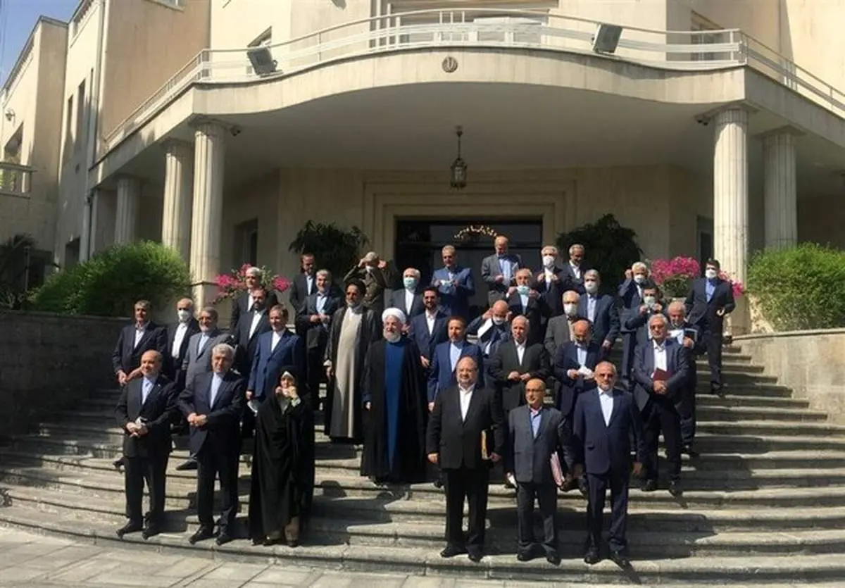 جمع شدن اعضای دولت برای آخرین عکس یادگاری در دولت روحانی + فیلم و عکس