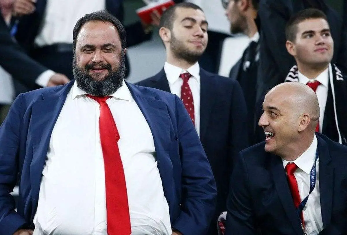 جنجال گوشی مالک پولدار باشگاه ناتینگهام فارست + عکس