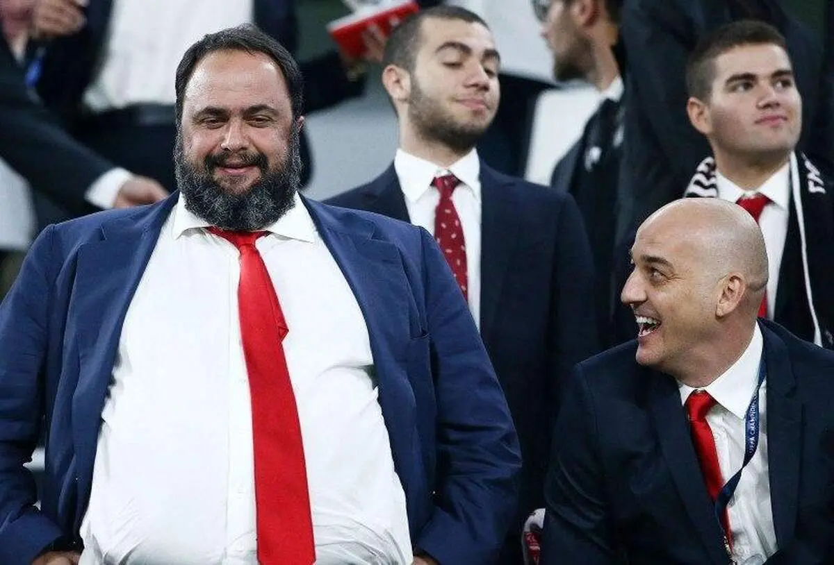 جنجال گوشی مالک پولدار باشگاه ناتینگهام فارست + عکس