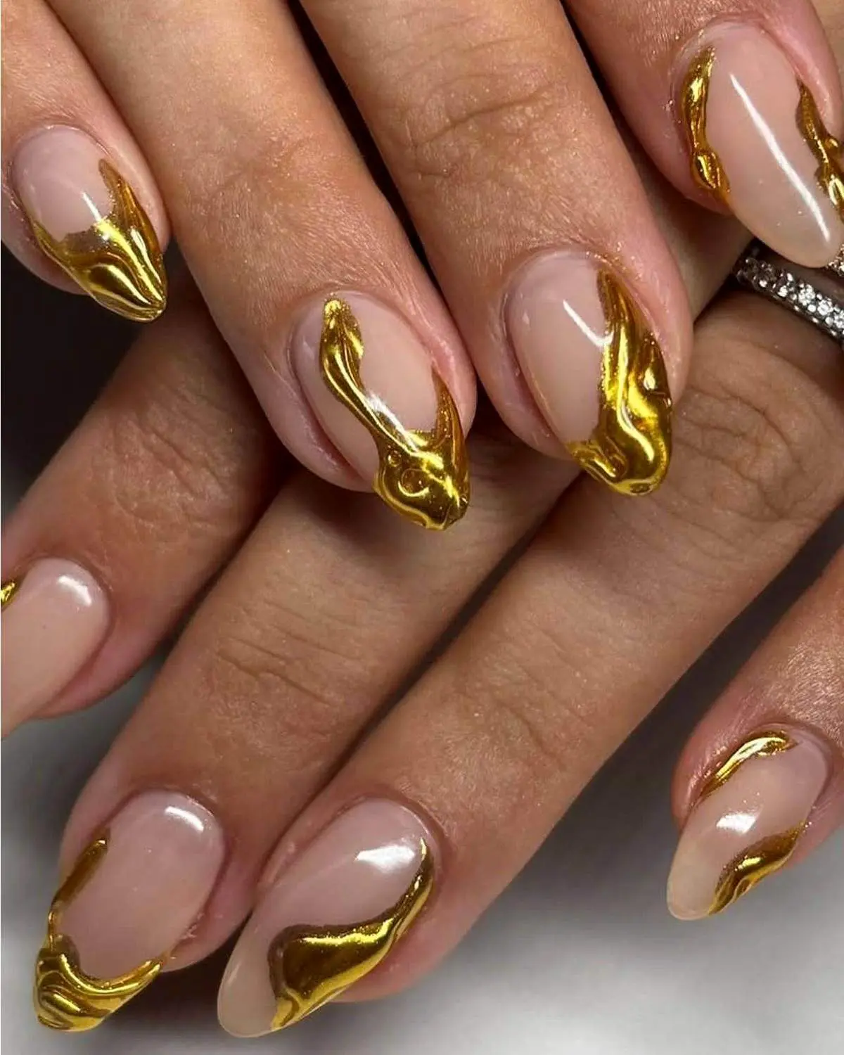 ترند ناخن ۲۰۲۵: وقتی لاک تبدیل به اکسسوری لوکس میشود+تصویر