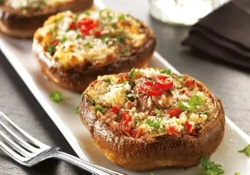 طرز تهیه قارچ شکم‌پر؛ پیش‌غذایی محبوب مهمانی‌

